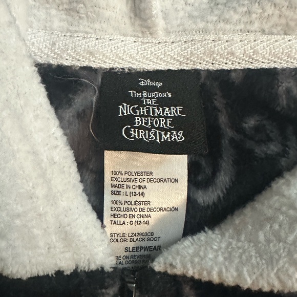 ✨ Disney Tim Burton’s Nightmare Before Christmas Onesie ✨ - Picture 4 of 4